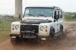 Land Rover Defender 2001 - Bạn của bụi đường và bùn lầy