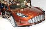 Ấn tượng với Aston Martin One-77 màu cam nâu